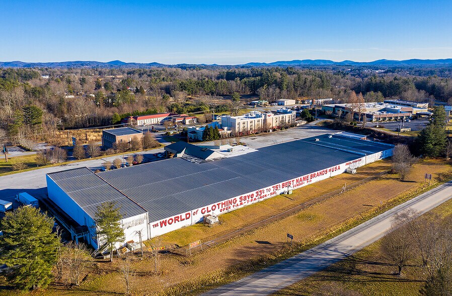135 Sugarloaf Rd Hendersonville Nc 28792 2m Price Reduction Oz Retail Redevelopment Loopnet Com