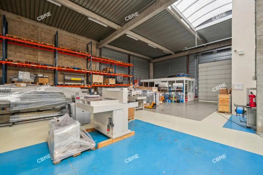 Flex in Trappes for sale - Interior Photo - Image 3 of 12