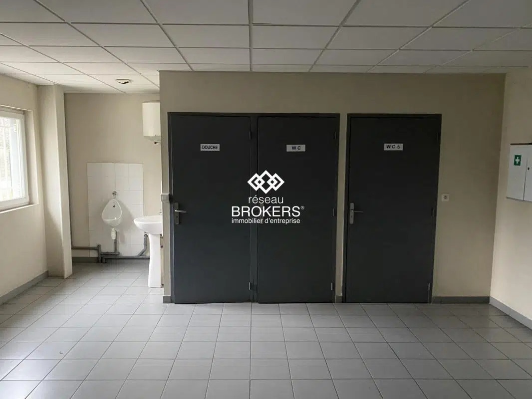 Office in Voreppe for lease Interior Photo- Image 1 of 5