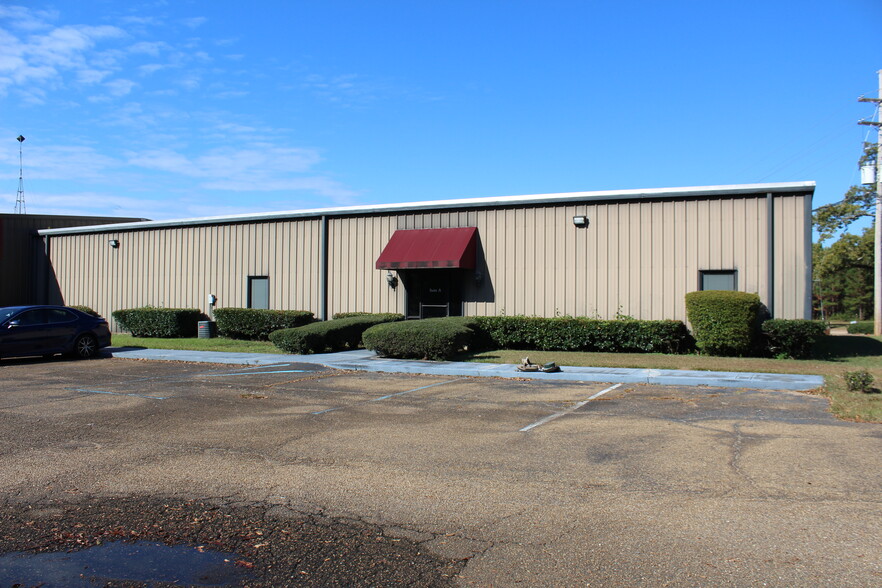 3720 Flowood Dr, Flowood, MS for lease - Building Photo - Image 2 of 15