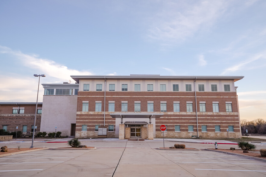 1903 Doctors Hospital Dr, Bridgeport, TX for sale - Building Photo - Image 2 of 17