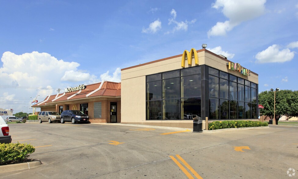 4109 W Owen K Garriott Rd, Enid, OK for sale - Primary Photo - Image 1 of 1