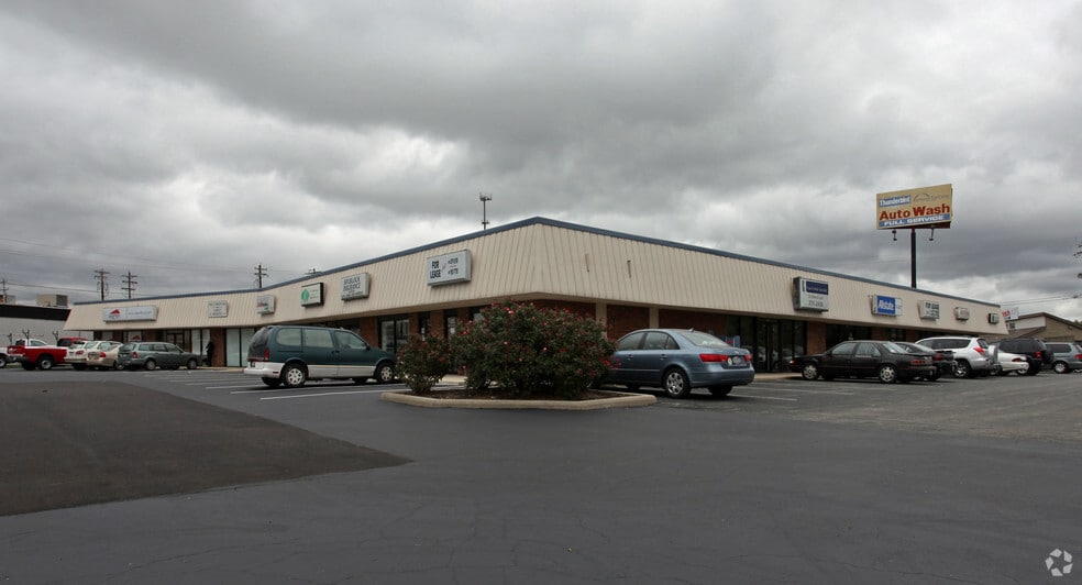 7320-7324 Kingsgate Way, West Chester, OH for lease - Building Photo - Image 3 of 5