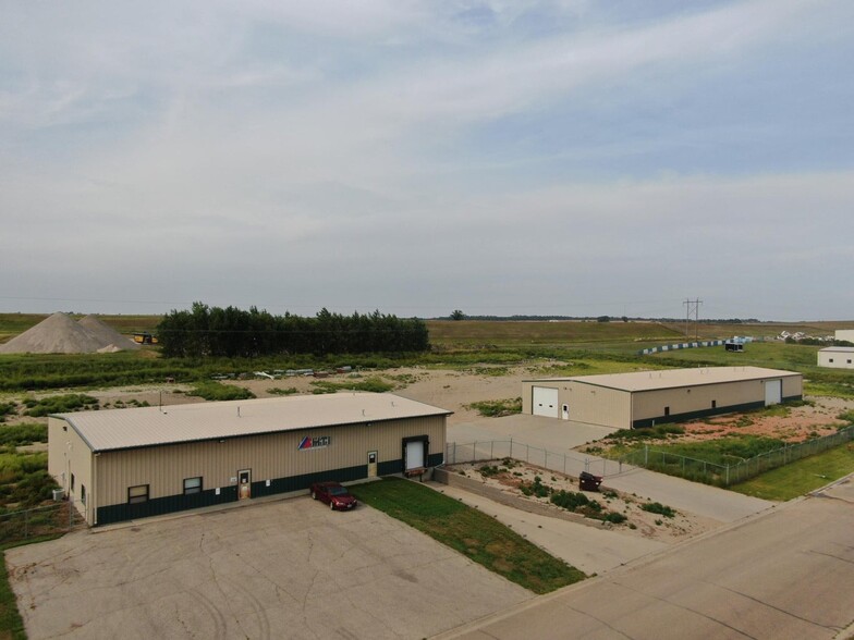 1717 Arikara Dr, Beulah, ND for sale - Building Photo - Image 1 of 11