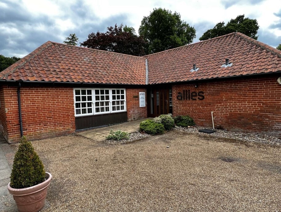 Fox Rd, Framingham Pigot for sale Primary Photo- Image 1 of 1