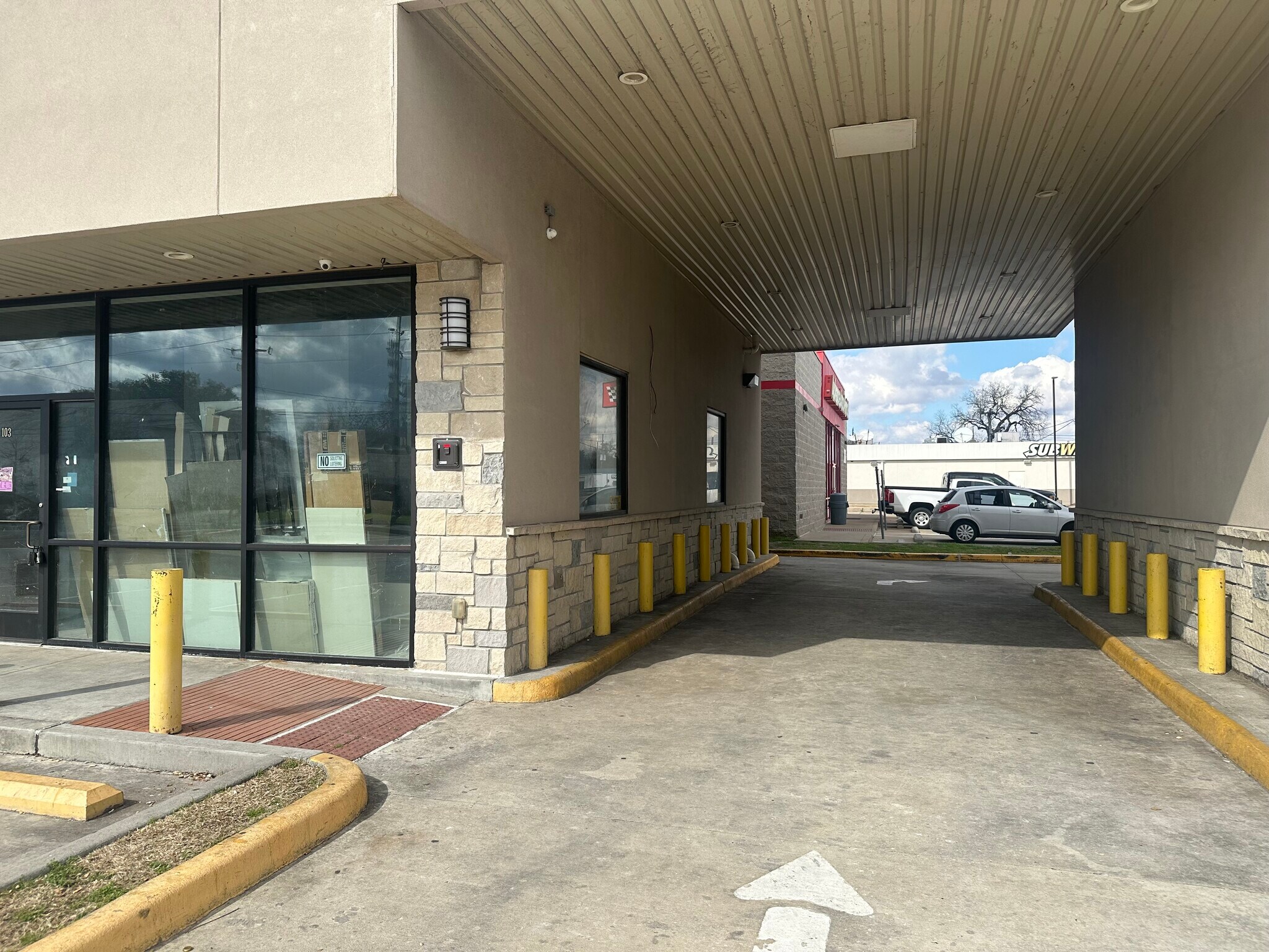 701 Pin Oak Rd, Katy, TX 77494 701 Pin Oak Plaza