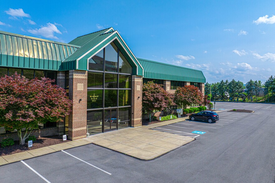 101 Hillpointe Dr, Canonsburg, PA for lease - Building Photo - Image 1 of 14