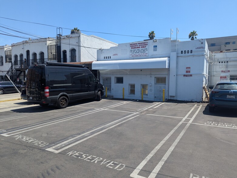 7519-7533 W Sunset Blvd, West Hollywood, CA for lease - Building Photo - Image 2 of 4