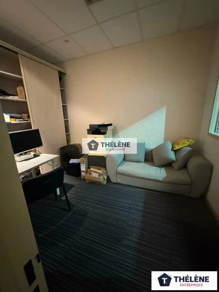 Office in Montpellier for lease - Building Photo - Image 2 of 10