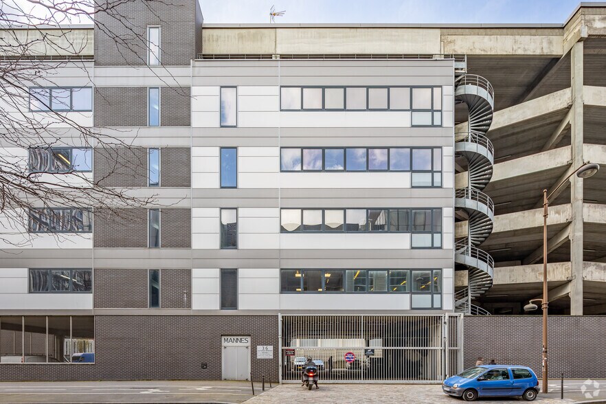 Office in Ivry-sur-Seine for lease - Building Photo - Image 2 of 5