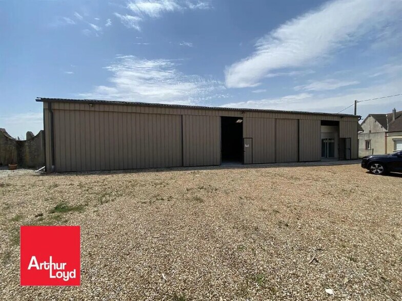 Flex in Tremblay-les-Villages for sale - Building Photo - Image 1 of 5