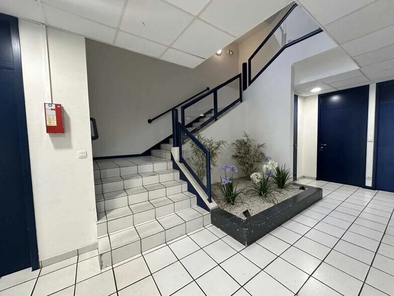 Office in Bruges for sale - Lobby - Image 2 of 13