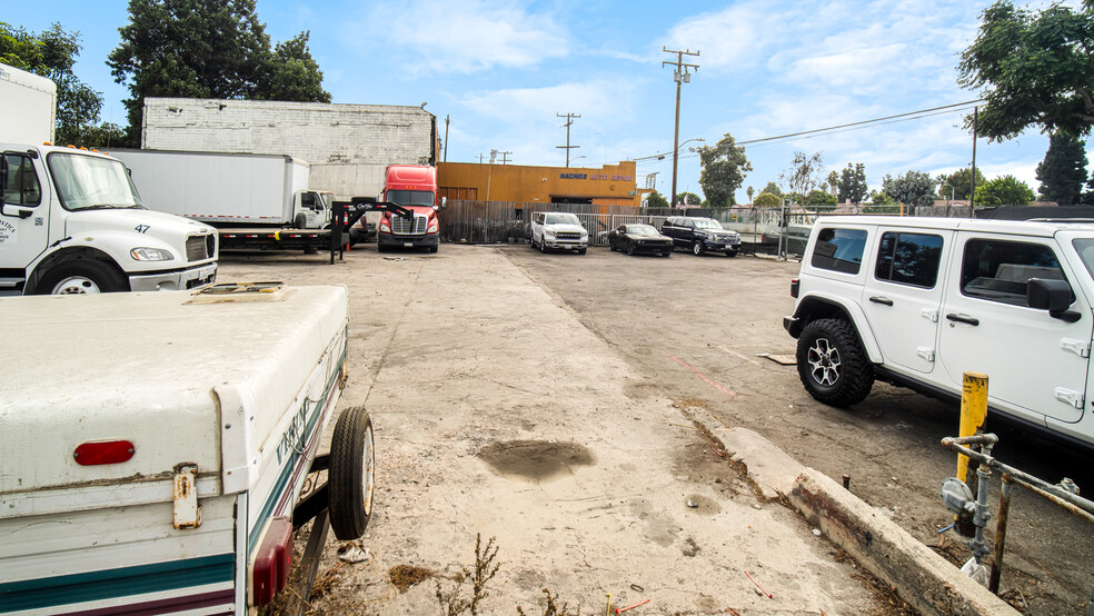 142 Alameda E St, Compton, CA for sale - Primary Photo - Image 3 of 3