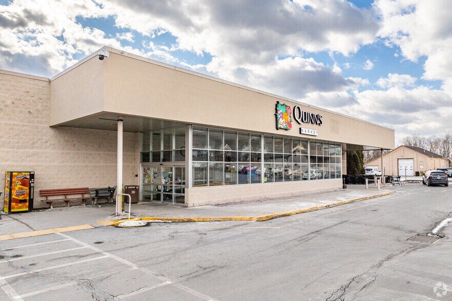 1437 Main St, Peckville, PA for lease - Primary Photo - Image 1 of 5