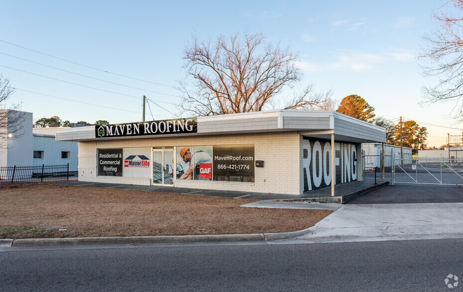 1902 Oleander Dr, Wilmington, NC for sale - Primary Photo - Image 1 of 22