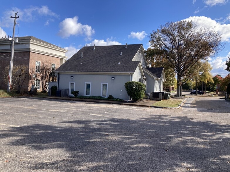 2855 Summer Oaks Dr, Bartlett, TN for sale - Building Photo - Image 2 of 8