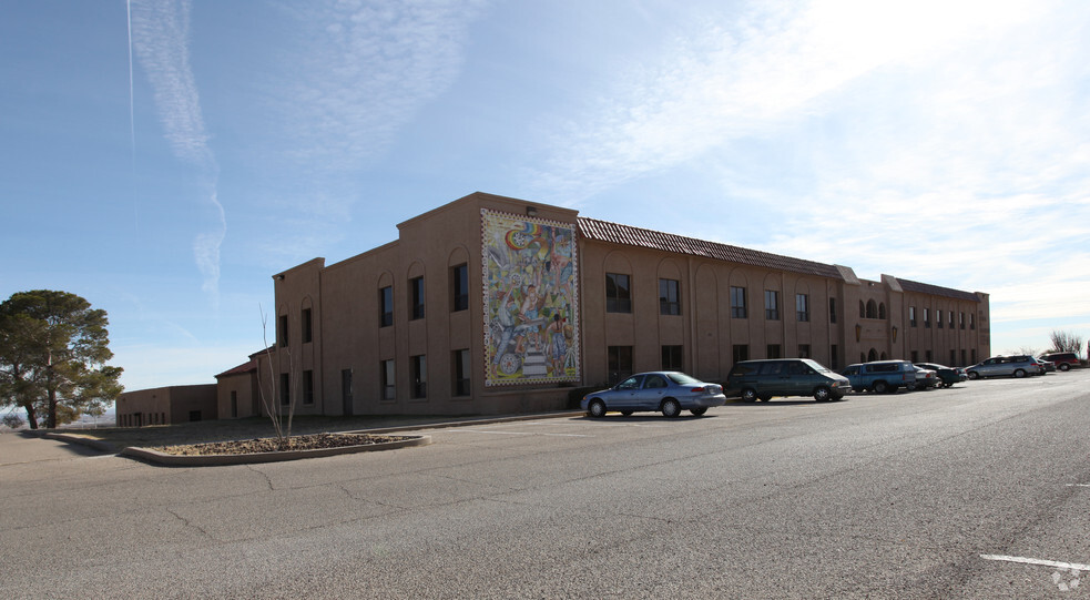 7000 Alabama St, El Paso, TX for lease - Building Photo - Image 2 of 9