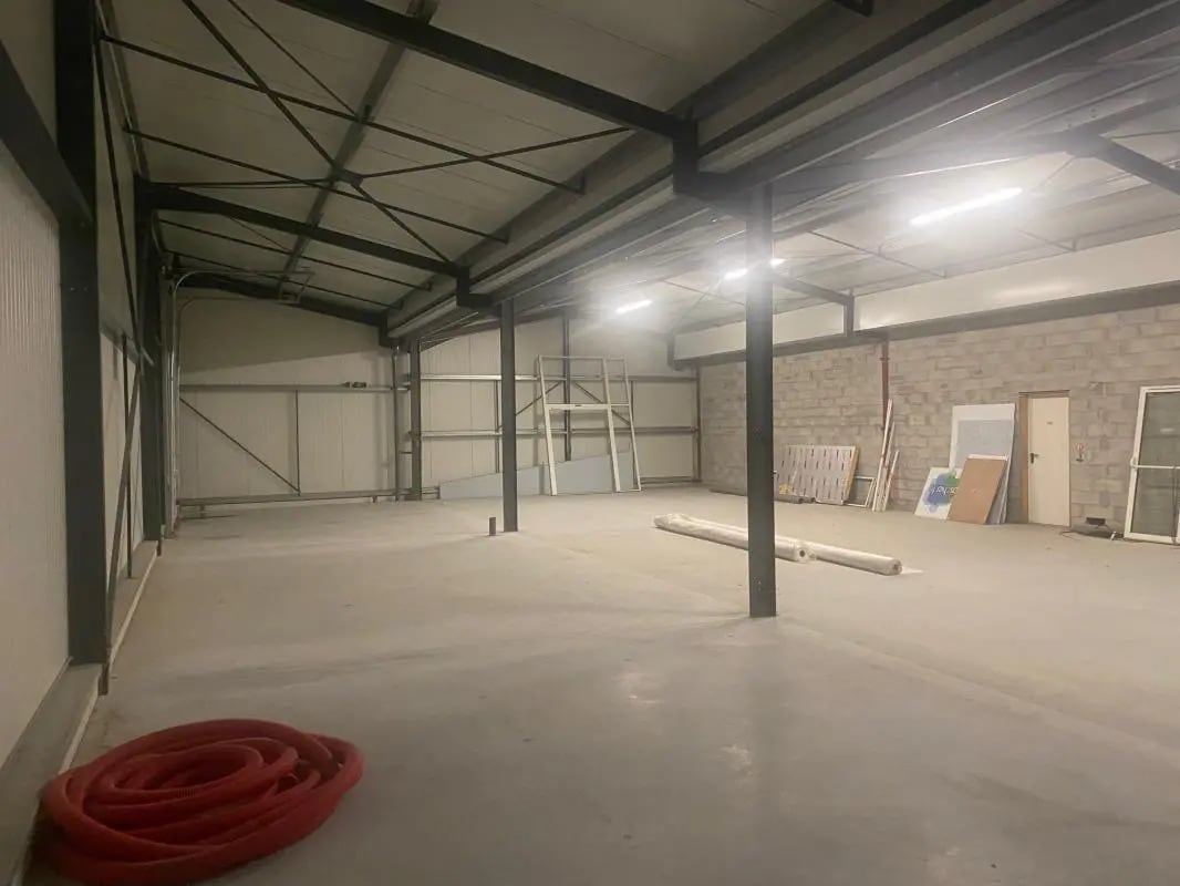 Industrial in Audenge for lease Interior Photo- Image 1 of 7