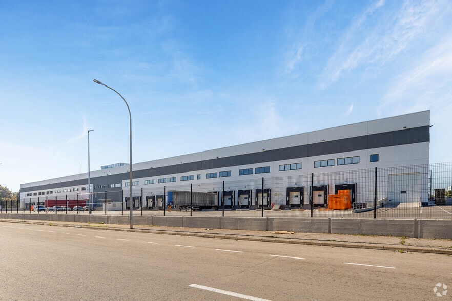 Industrial in Santa Margarida i els Monjos, Barcelona for lease - Primary Photo - Image 2 of 5