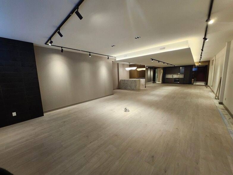 636 King St W, Toronto, ON for lease - Building Photo - Image 2 of 10