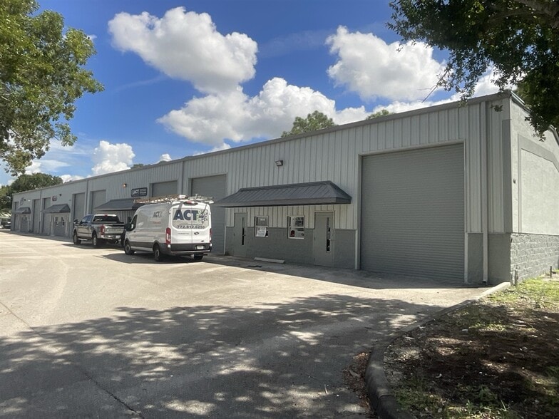 460 NW Concourse Pl, Port Saint Lucie, FL for lease - Building Photo - Image 2 of 9