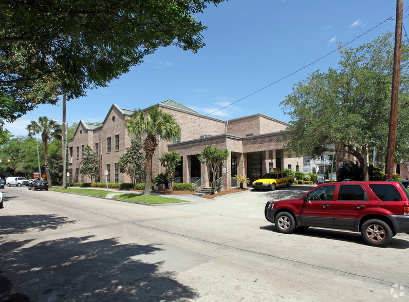 1020 Drayton St, Savannah, GA for sale - Building Photo - Image 1 of 1