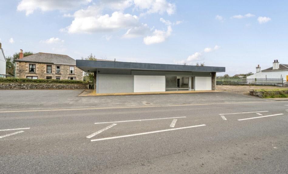 Barncoose Ter, Redruth for lease - Primary Photo - Image 1 of 4