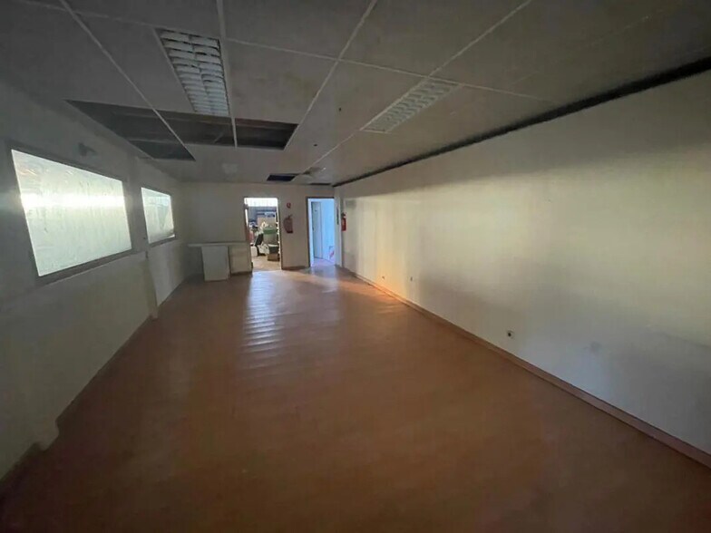 Flex in Morlaix for lease - Building Photo - Image 2 of 4