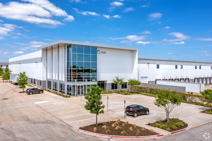 2010 January Ln, Grand Prairie, TX for sale - Building Photo - Image 1 of 1