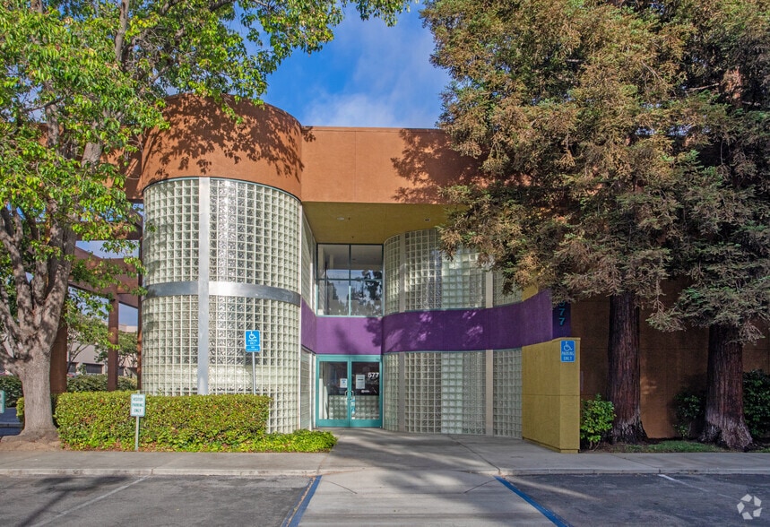 577 Salmar Ave, Campbell, CA for sale - Primary Photo - Image 1 of 11