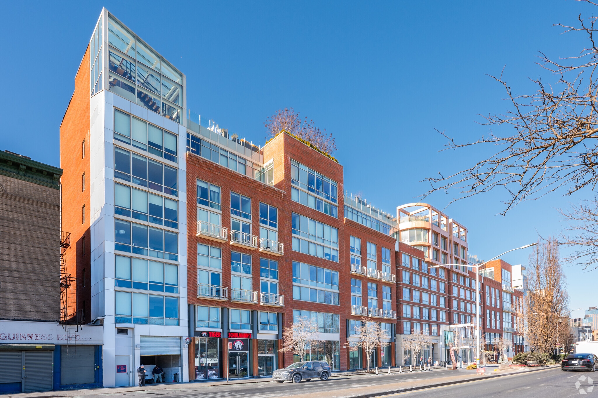 211 McGuinness Blvd, Brooklyn, NY for lease Building Photo- Image 1 of 14