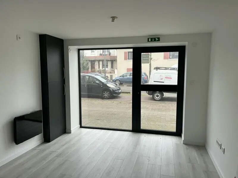 Retail in Saint-Pierre-des-Corps for sale Interior Photo- Image 1 of 2