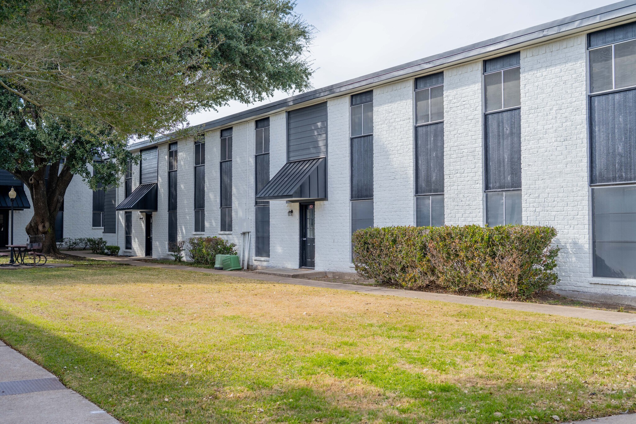 901 Wooded Acres Dr, Waco, TX for sale Building Photo- Image 1 of 1