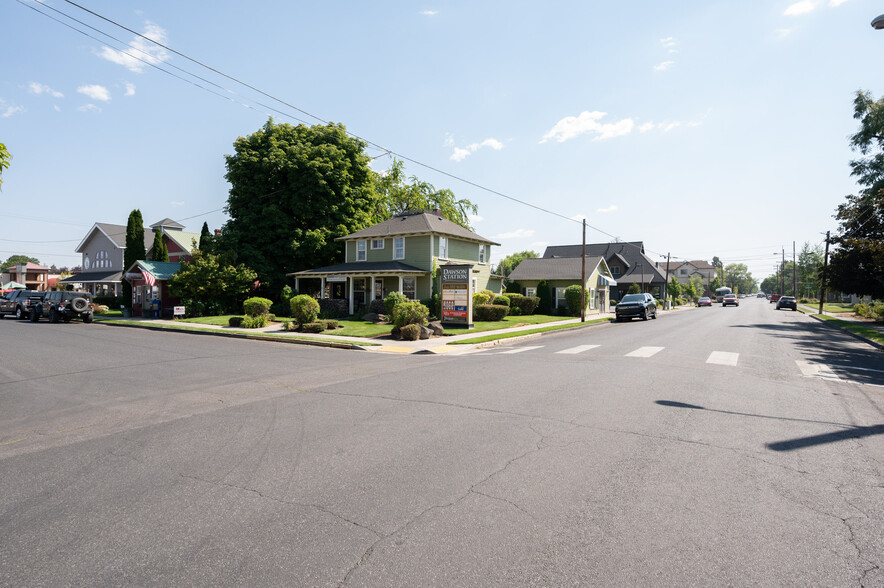 636 NW Cedar Ave, Redmond, OR for sale - Building Photo - Image 1 of 1