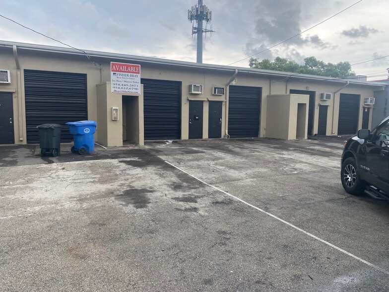 3507-3530 NW 10th Ave, Oakland Park, FL for lease - Building Photo - Image 3 of 10