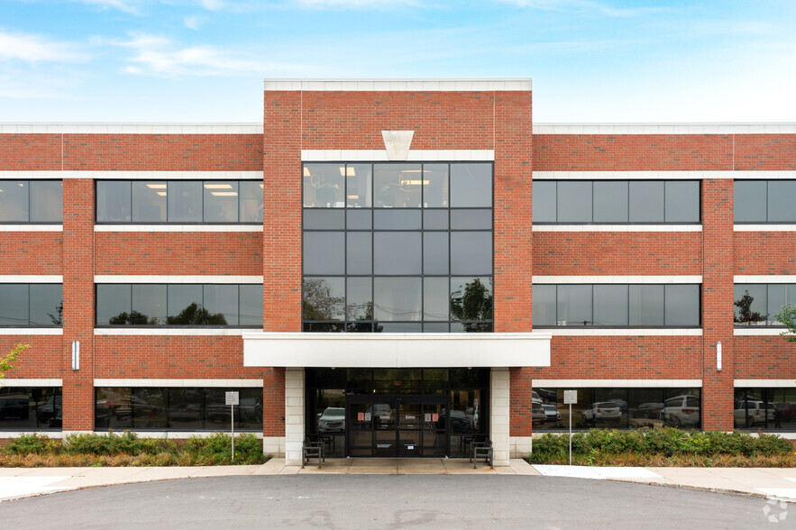 46325 W 12 Mile Rd, Novi, MI for lease - Building Photo - Image 2 of 5