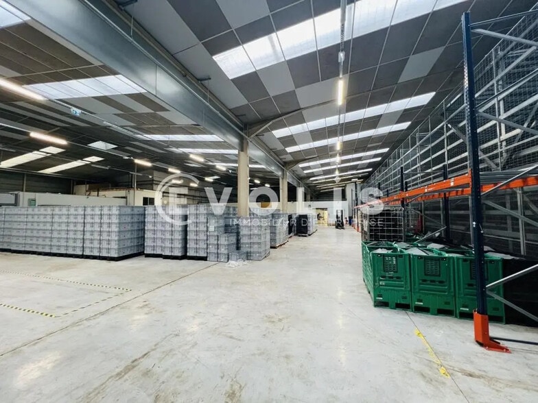 Flex in Neuilly-sur-Marne for lease - Interior Photo - Image 2 of 3