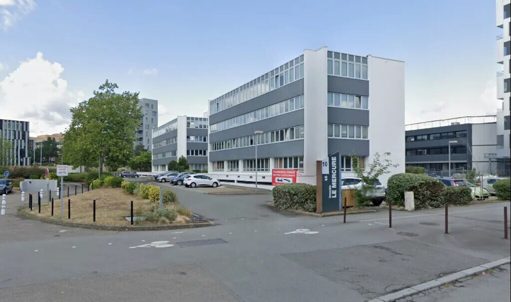 Vente Bureaux 90 m² - Photo 1