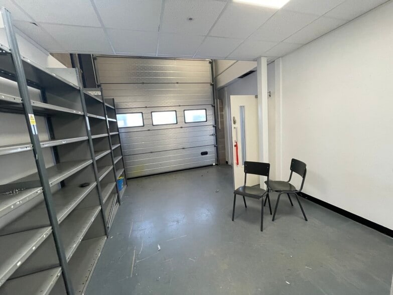 Unit 15 Nimbus, Hercules Way, Farnborough for lease - Interior Photo - Image 2 of 5
