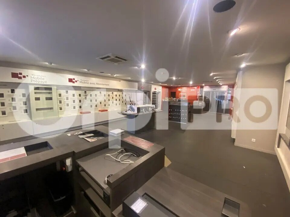 Retail in Montauban for lease Interior Photo- Image 1 of 9