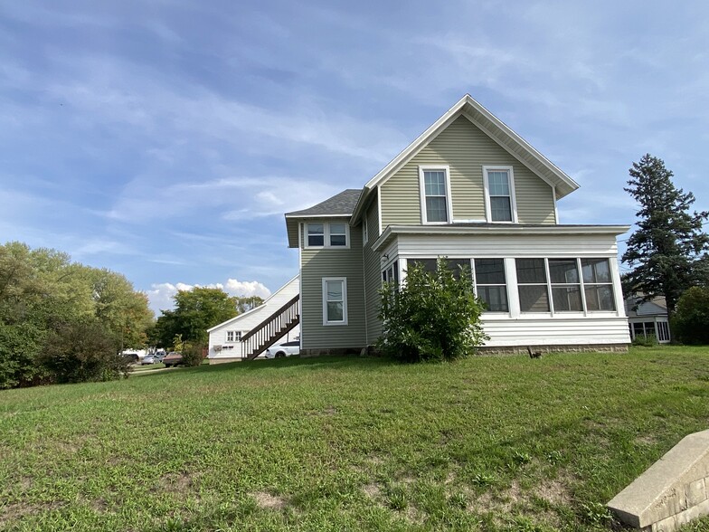 1004 15th Ave SE, Rochester, MN for sale - Primary Photo - Image 1 of 6