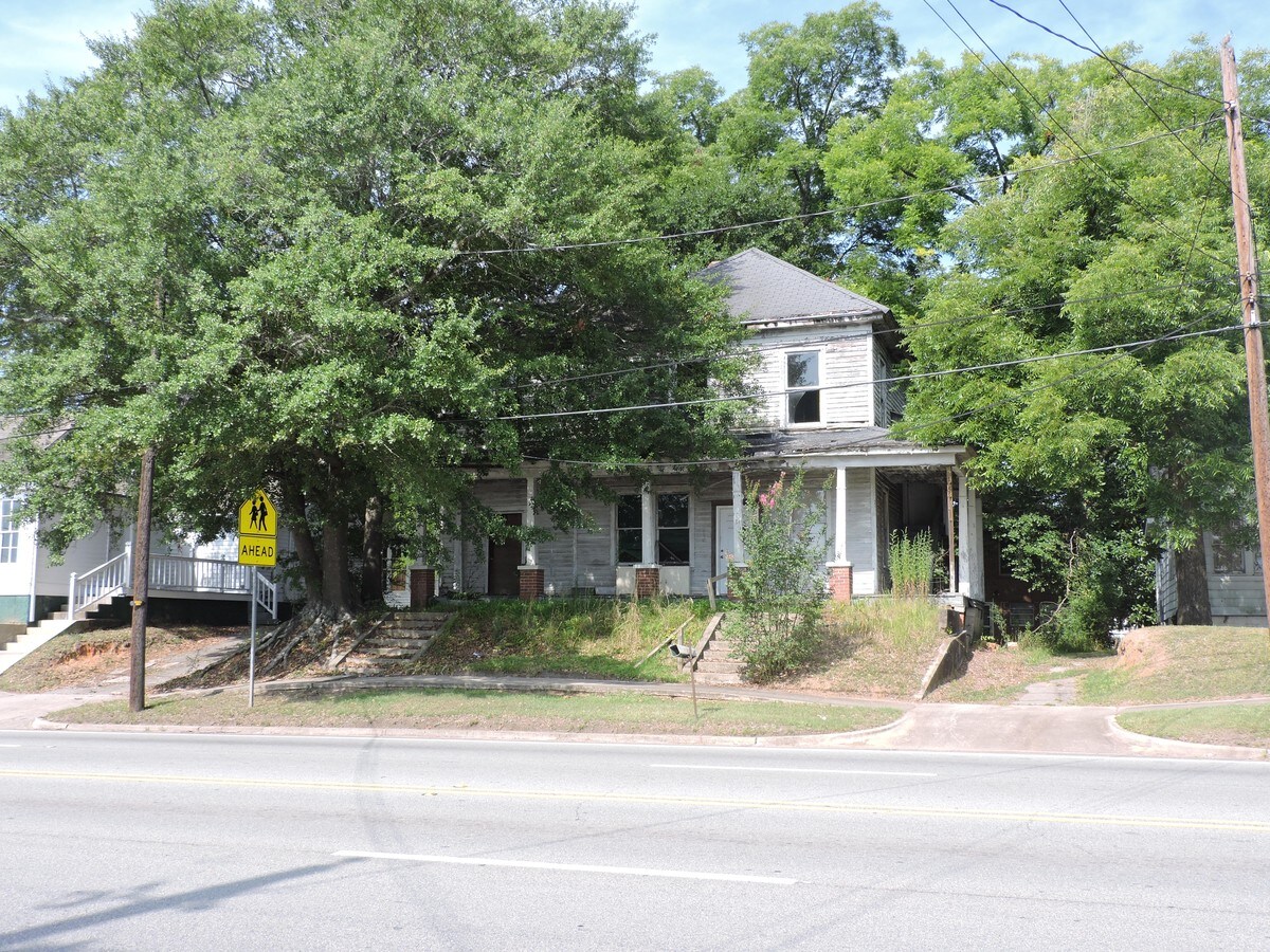 220 E Green St, Milledgeville, GA 31061