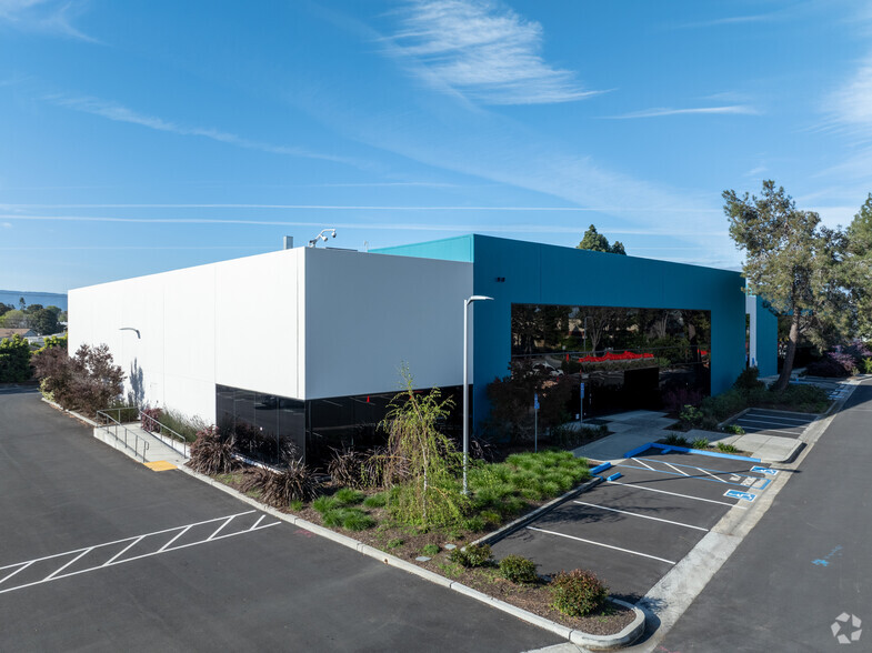 1360 O'Brien Dr, Menlo Park, CA for lease - Building Photo - Image 1 of 10