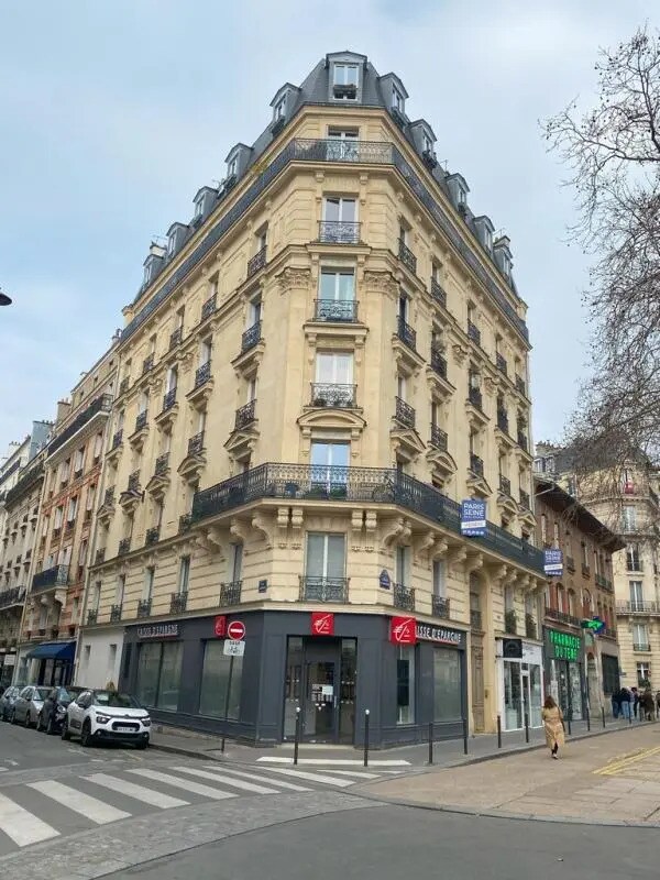 Retail in Paris for lease Building Photo- Image 1 of 8