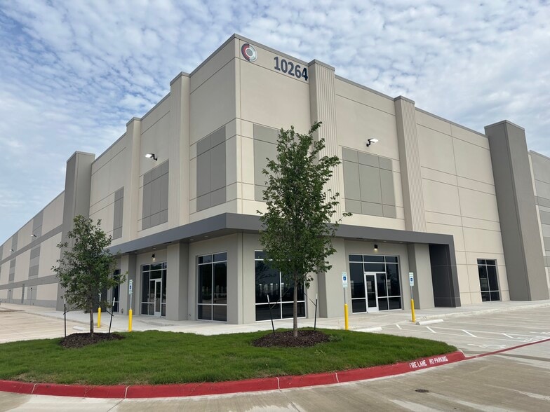 10264 Viewpoint Rdg, Converse, TX for lease - Building Photo - Image 3 of 5
