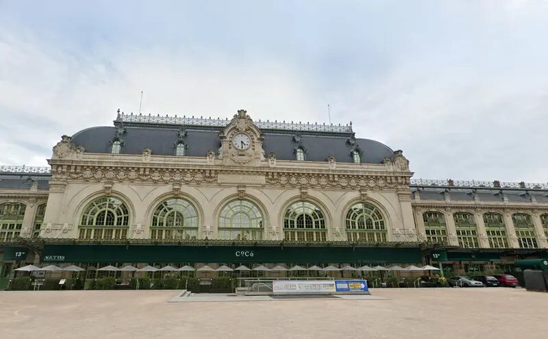 Office in Lyon for lease Building Photo- Image 1 of 14
