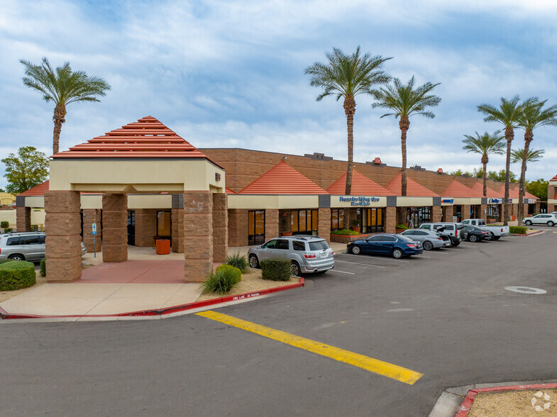 1515-1525 N Gilbert Rd, Gilbert, AZ for lease - Building Photo - Image 3 of 5