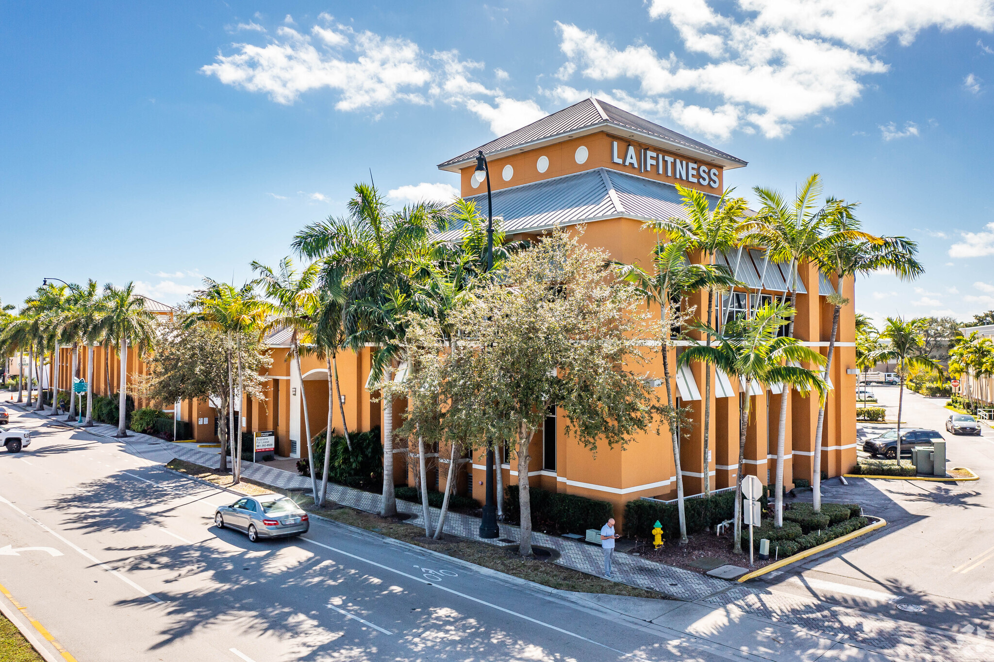 1000 E Hillsboro Blvd, Deerfield Beach, FL for lease Building Photo- Image 1 of 11