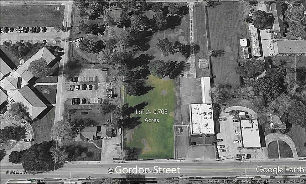 S Gordon St, Alvin, TX for sale - Building Photo - Image 1 of 1