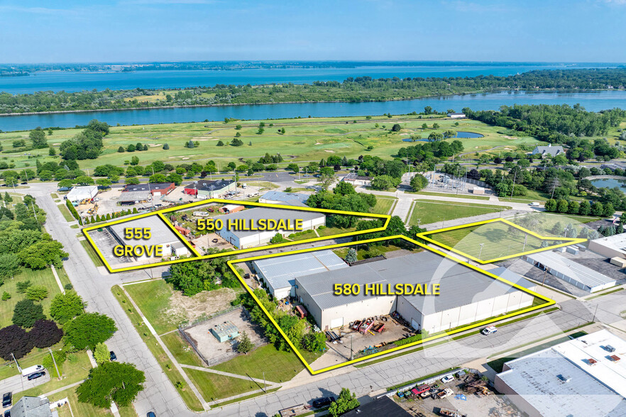 3- Building Campus portfolio of 3 properties for sale on LoopNet.com - Building Photo - Image 1 of 4